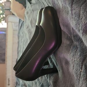 Size 7.5 clarks heels